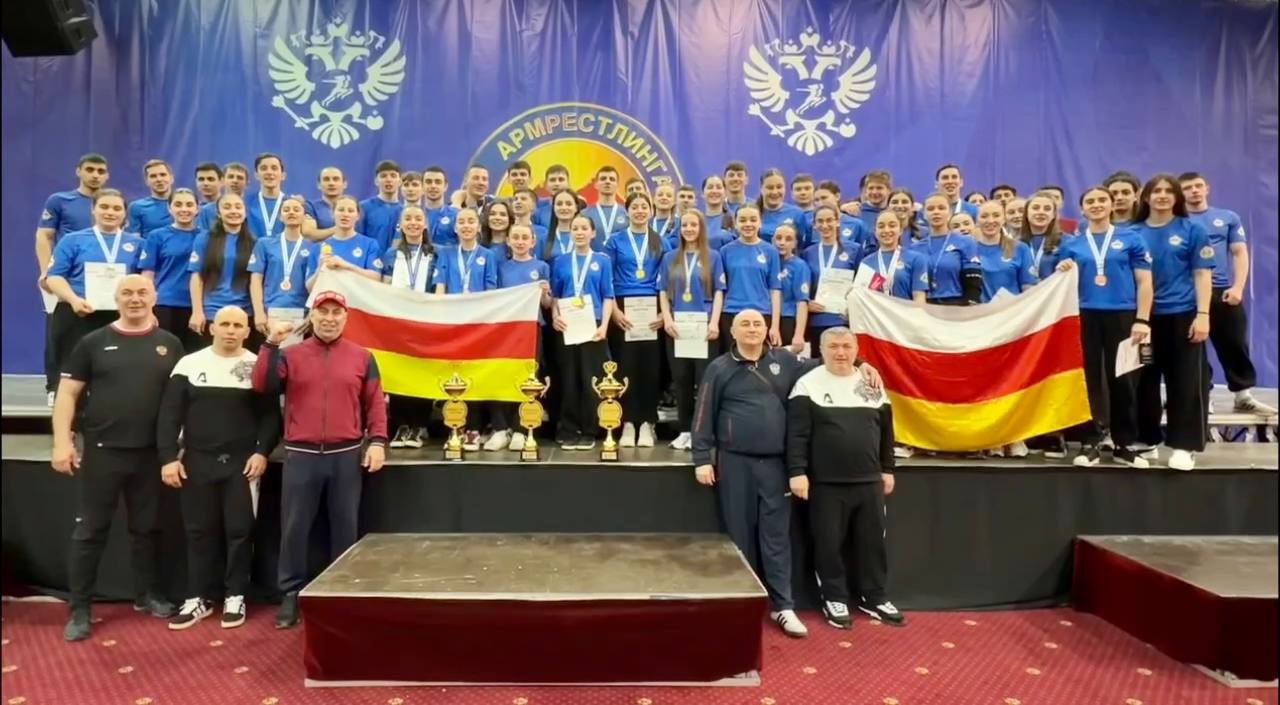 Сборная Северной Осетии победила на первенстве России по армрестлингу