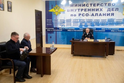 Министр внутренних дел по Республике Северная Осетия–Алания, генерал-лейтенант полиции Демьян Лаптев провёл личный приём граждан