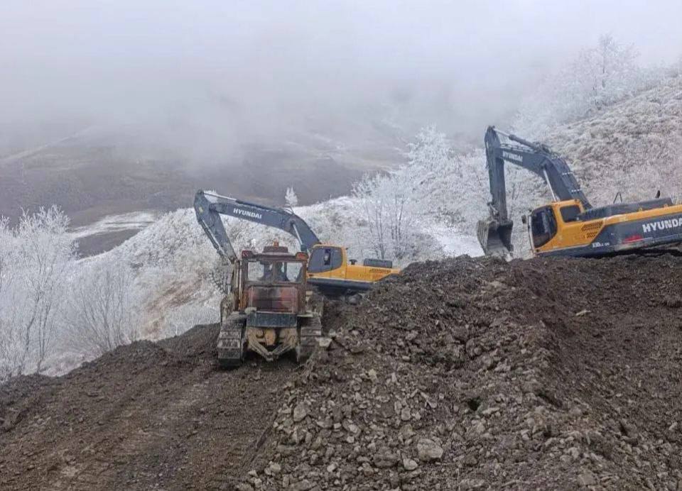 Начали реконструкцию автодороги Гизель – Кармадон – Даргавс – Дзуарикау Начали реконструкцию автодороги Гизель – Кармадон – Даргавс – Дзуарикау