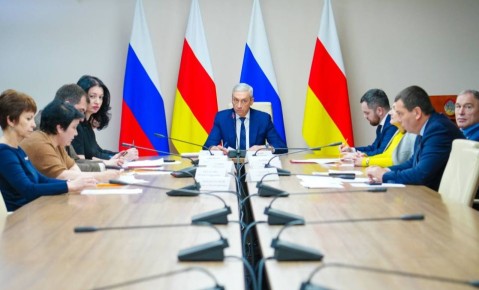 Председатель Правительства РСО – Алания Борис Джанаев провел совещание по вопросам оснащения социально значимых учреждений республики