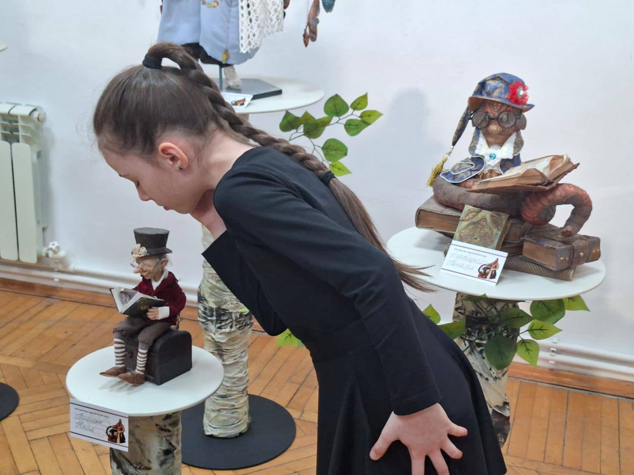 В Выставочном зале СХ РСО-А открылась 8-ая ежегодная выставка художественной куклы (Гыкъынаты равдыст) В Выставочном зале СХ РСО-А открылась 8-ая ежегодная выставка художественной куклы (Гыкъынаты равдыст)