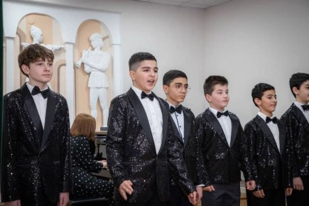 В детской музыкальной школе № 1 им. П. И. Чайковского прошел концерт детского вокального ансамбля «Новое поколение»