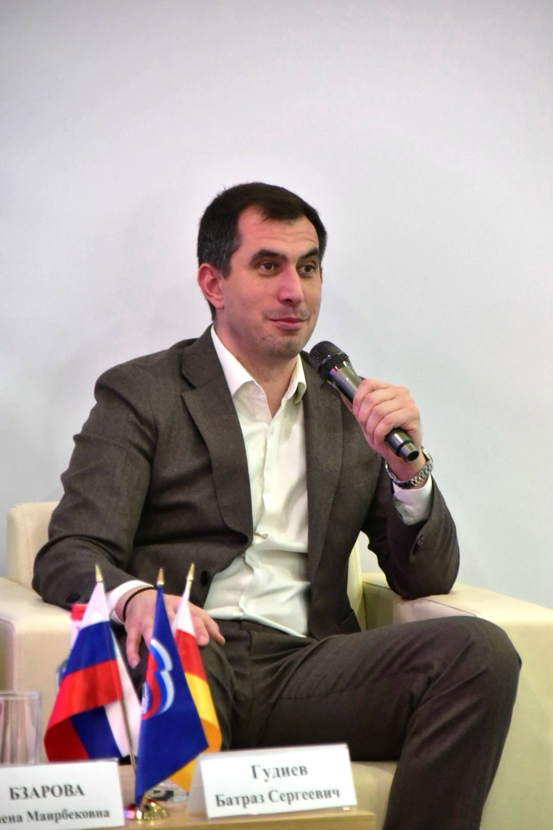 Министр культуры РСО-Алания встретился с активистами «Молодой гвардии» Министр культуры РСО-Алания встретился с активистами «Молодой гвардии»