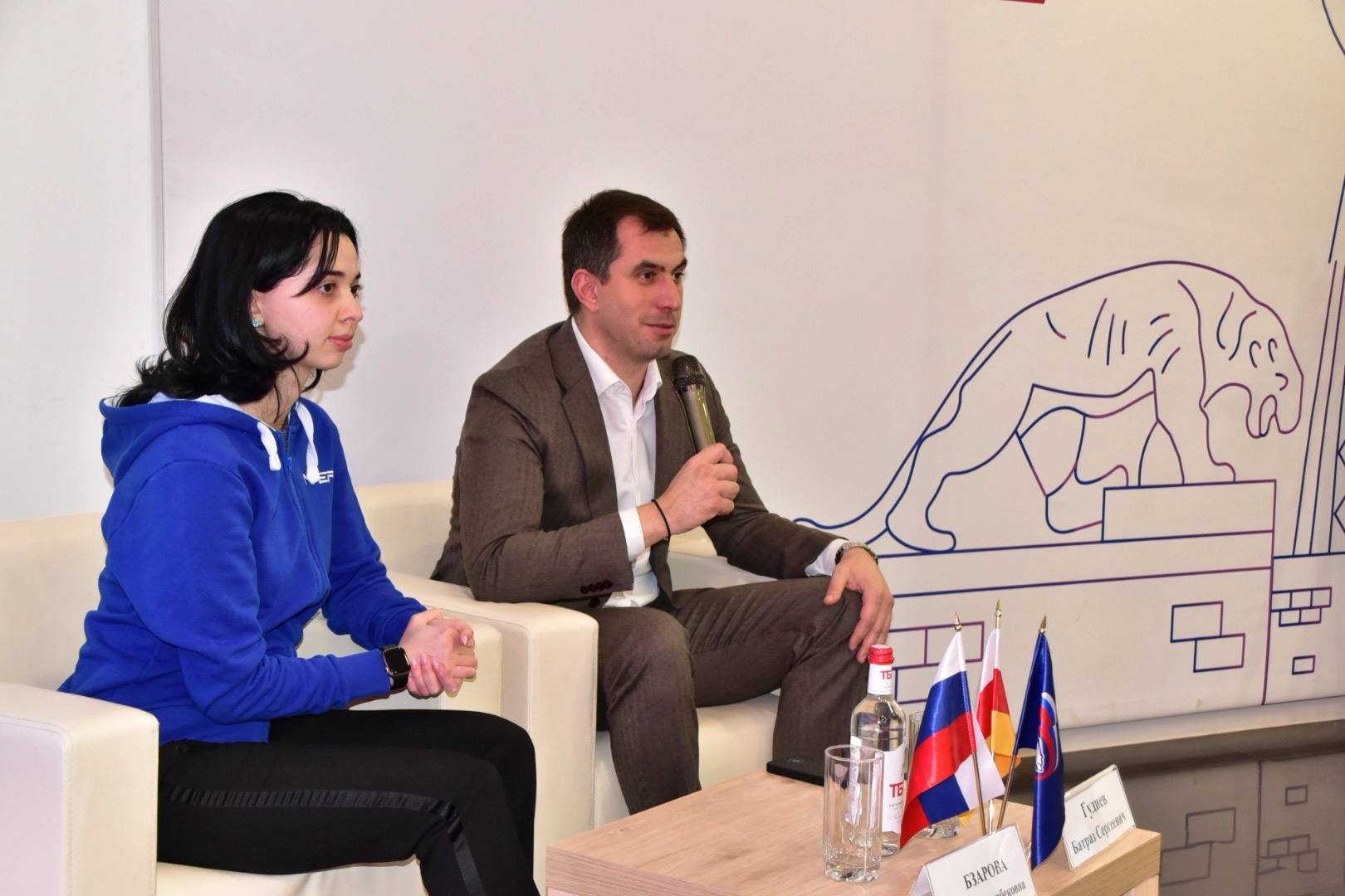 Министр культуры РСО-Алания встретился с активистами «Молодой гвардии» Министр культуры РСО-Алания встретился с активистами «Молодой гвардии»