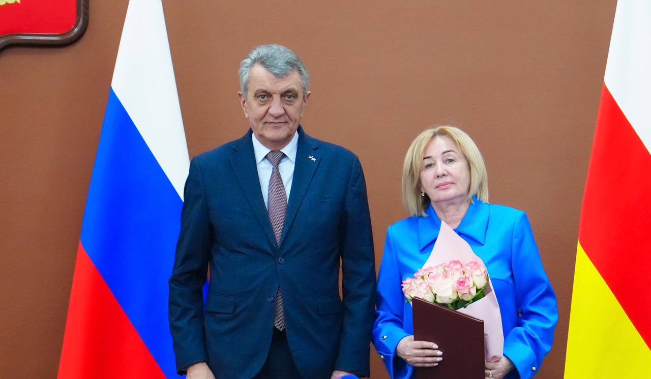 Сергей Меняйло: Рад был сегодня поздравить работников культуры с профессиональным праздником и вручить им государственные награды Сергей Меняйло: Рад был сегодня поздравить работников культуры с профессиональным праздником и вручить им государственные награды