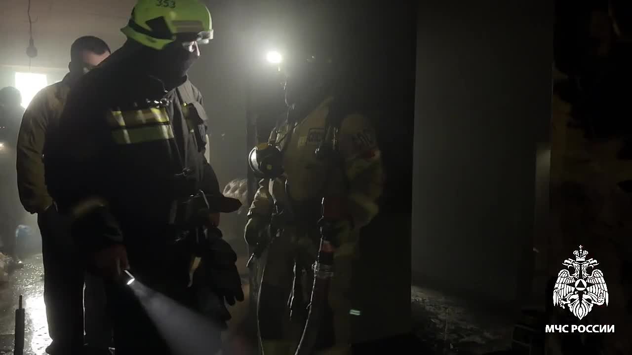 Пожар потушили в многоэтажном доме на Московском шоссе