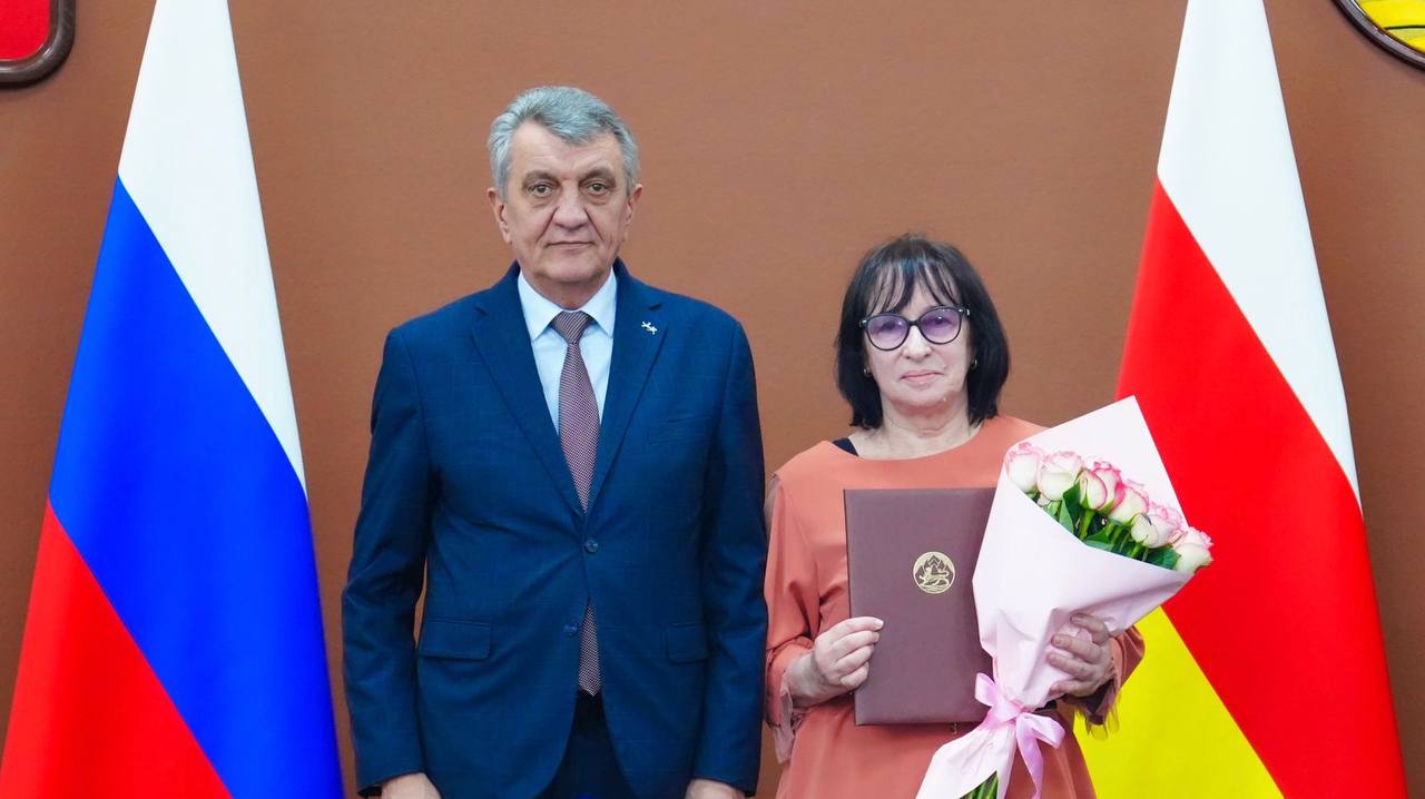 Сергей Меняйло: Рад был сегодня поздравить работников культуры с профессиональным праздником и вручить им государственные награды Сергей Меняйло: Рад был сегодня поздравить работников культуры с профессиональным праздником и вручить им государственные награды