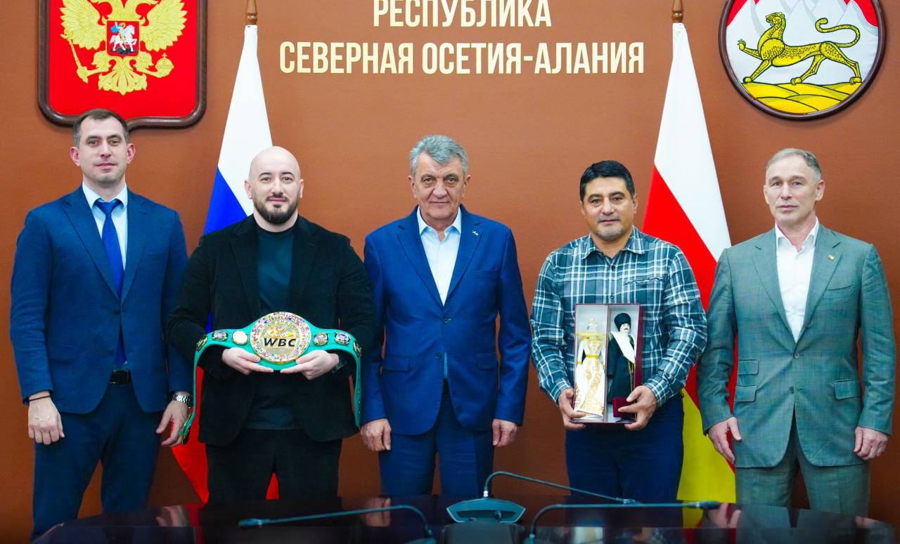 Глава РСО – Алания Сергей Меняйло встретился с мексиканским боксером, многократным чемпионом мира в четырех весовых категориях Эриком Моралесом