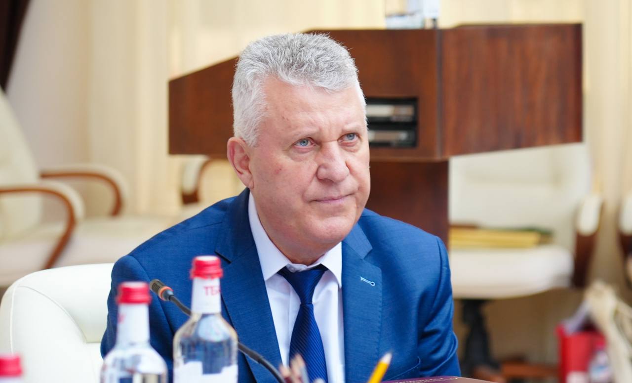 Председатель Правительства Республики Северная Осетия – Алания Борис Джанаев принял участие в окружном совещании Федерального агентства лесного хозяйства (Рослесхоз), которое прошло во Владикавказе. Председатель Правительства Республики Северная Осетия – Алания Борис Джанаев принял участие в окружном совещании Федерального агентства лесного хозяйства (Рослесхоз), которое прошло во Владикавказе.