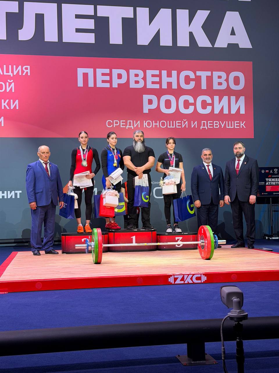 В Каспийске проходит первенство России по тяжелой атлетике В Каспийске проходит первенство России по тяжелой атлетике