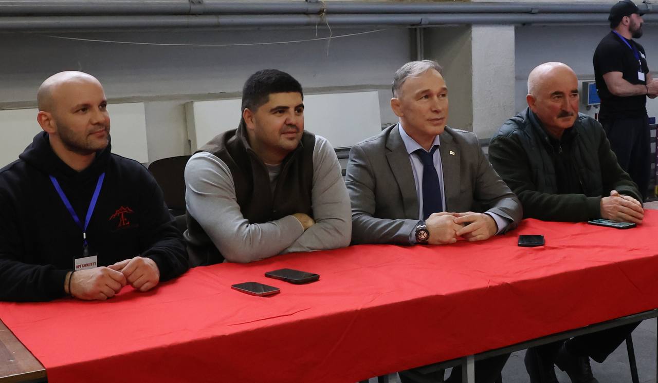 Первенство СКФО по ММА. Во Владикавказе проходит первенство Северо-Кавказского федерального округа по смешанному боевому единоборству (ММА) среди юношей 16–17 лет Первенство СКФО по ММА. Во Владикавказе проходит первенство Северо-Кавказского федерального округа по смешанному боевому единоборству (ММА) среди юношей 16–17 лет