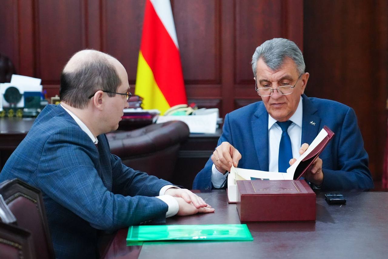 Сергей Меняйло: Встретился с Председателем Правления Российского исторического общества Русланом Григорьевичем Гагкуевым Сергей Меняйло: Встретился с Председателем Правления Российского исторического общества Русланом Григорьевичем Гагкуевым