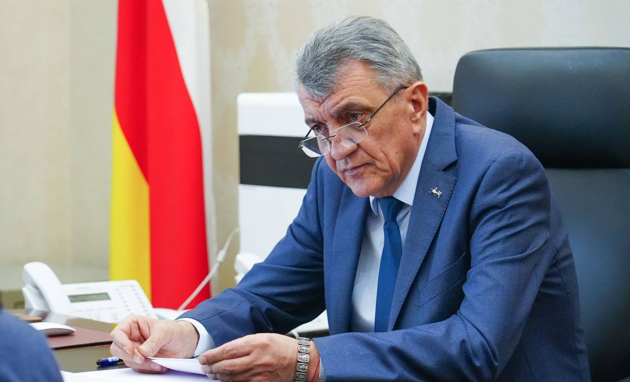 Глава РО – Алания Сергей Меняйло провел личный прием граждан Глава РО – Алания Сергей Меняйло провел личный прием граждан