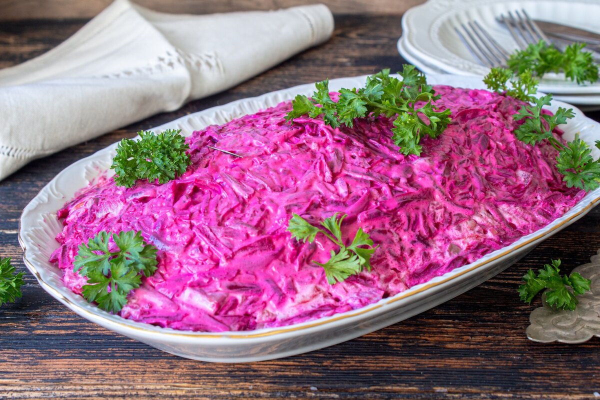 Топ салатов в России: что выбирают на нашем столе?