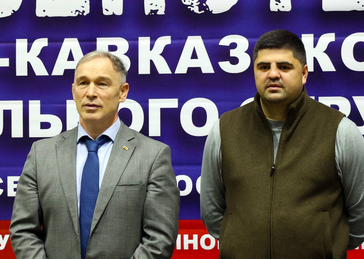 Первенство СКФО по ММА. Во Владикавказе проходит первенство Северо-Кавказского федерального округа по смешанному боевому единоборству (ММА) среди юношей 16–17 лет Первенство СКФО по ММА. Во Владикавказе проходит первенство Северо-Кавказского федерального округа по смешанному боевому единоборству (ММА) среди юношей 16–17 лет