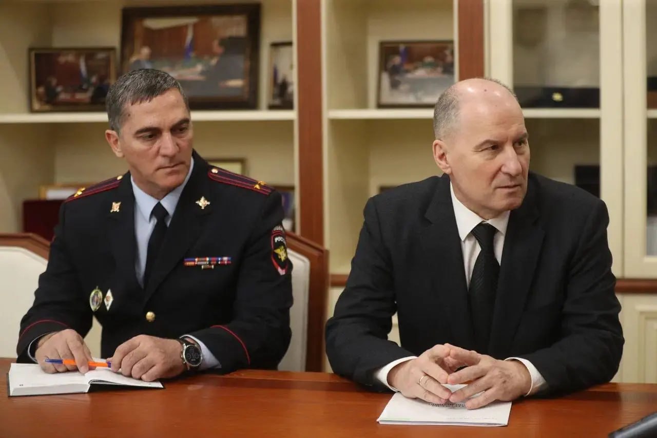 Состоялась рабочая встреча начальника Управления на транспорте МВД России по Северо-Кавказскому федеральному округу генерал-майора полиции Виктора Шметкова с Главой Республики Ингушетия Махмудом-Али Калиматовым Состоялась рабочая встреча начальника Управления на транспорте МВД России по Северо-Кавказскому федеральному округу генерал-майора полиции Виктора Шметкова с Главой Республики Ингушетия Махмудом-Али Калиматовым