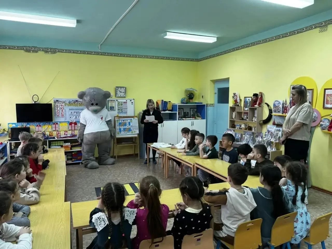 Закрепляем знания по ПДД вместе с плюшевым другом Закрепляем знания по ПДД вместе с плюшевым другом