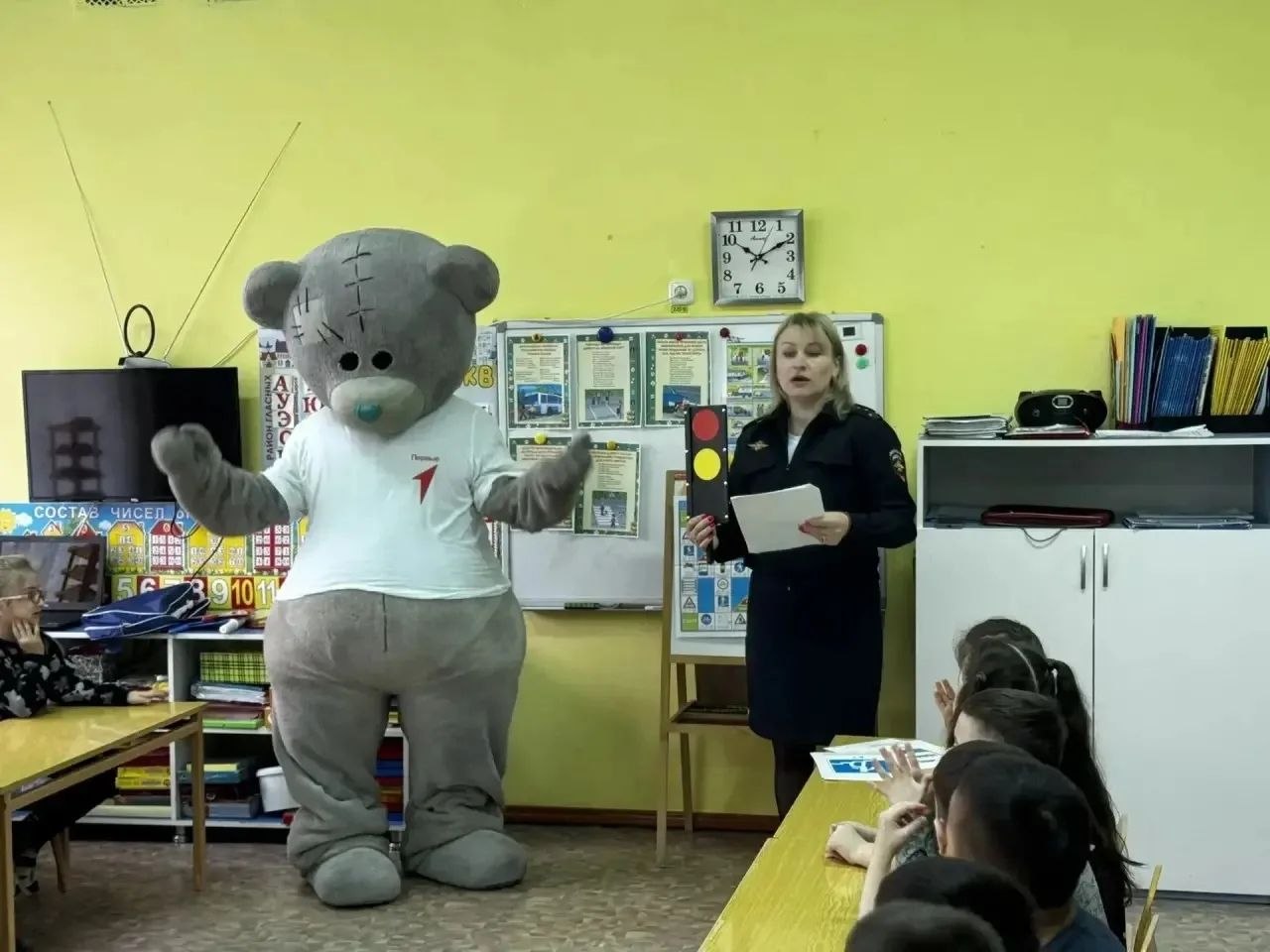 Закрепляем знания по ПДД вместе с плюшевым другом Закрепляем знания по ПДД вместе с плюшевым другом