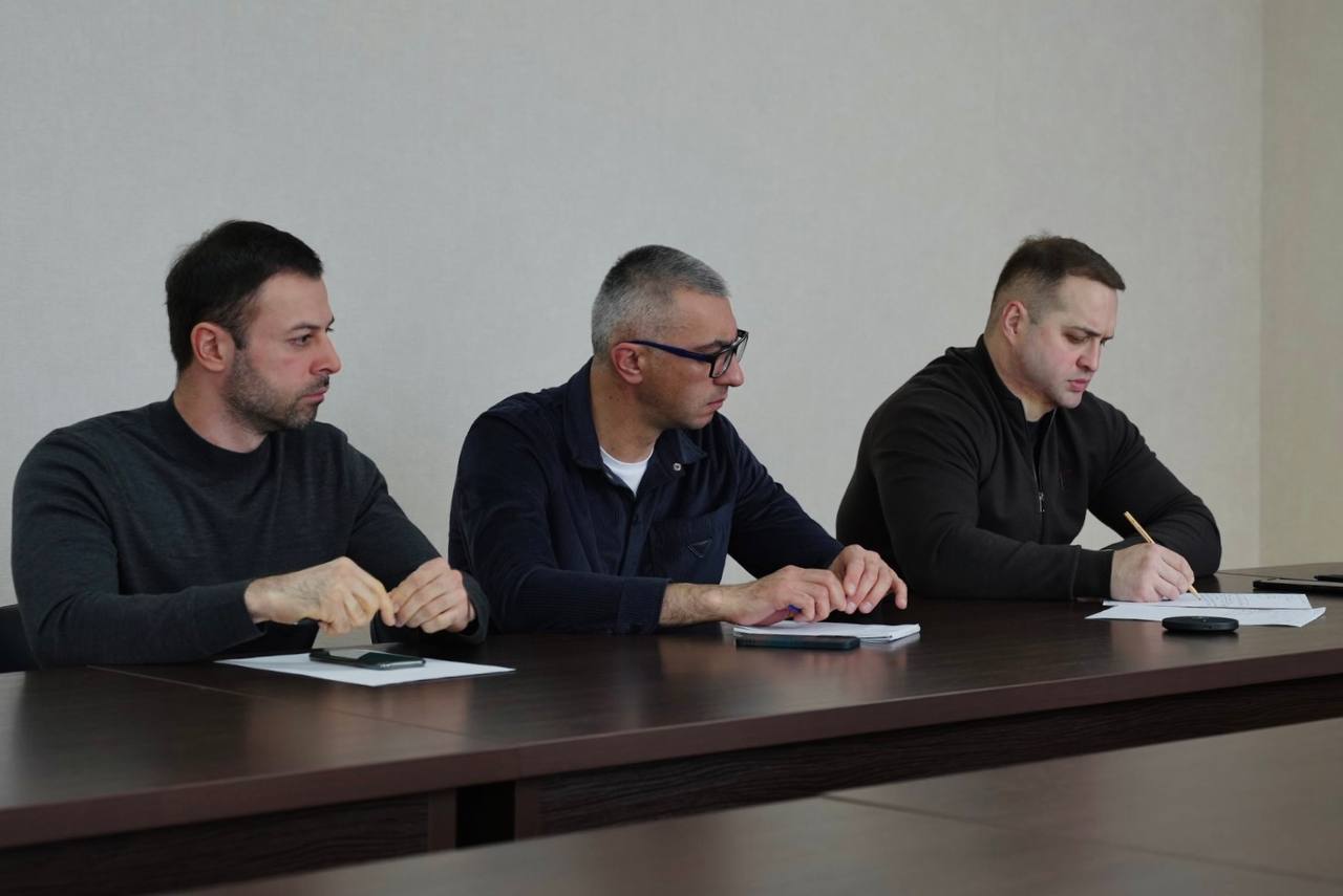 По поручению Сергея Меняйло оперштаб МинЖКХ провёл заседание с участием ресурсоснабжающих организаций, районных администраций и комитета дорожного хозяйства По поручению Сергея Меняйло оперштаб МинЖКХ провёл заседание с участием ресурсоснабжающих организаций, районных администраций и комитета дорожного хозяйства