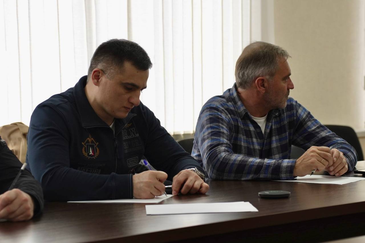 По поручению Сергея Меняйло оперштаб МинЖКХ провёл заседание с участием ресурсоснабжающих организаций, районных администраций и комитета дорожного хозяйства По поручению Сергея Меняйло оперштаб МинЖКХ провёл заседание с участием ресурсоснабжающих организаций, районных администраций и комитета дорожного хозяйства