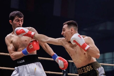 Михаил Развожаев: Севастополец Максим Шведюк одержал досрочную победу во втором профессиональном бою на турнире PRAVDA BOXING 16