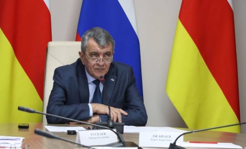 Глава РСО – Алания Сергей Меняйло провел заседание Комиссии по координации работы по противодействию коррупции в Северной Осетии