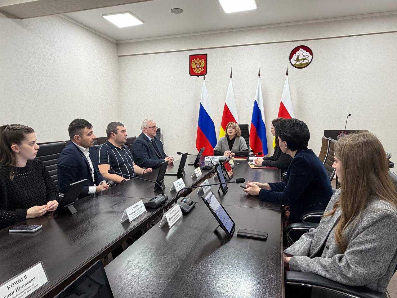 В ходе 131-го заседания Избирательной комиссии Республики Северная Осетия – Алания членами комиссии рассмотрены и утверждены следующие вопросы: В ходе 131-го заседания Избирательной комиссии Республики Северная Осетия – Алания членами комиссии рассмотрены и утверждены следующие вопросы: