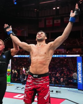 Азамат Бекоев подписал улучшенный контракт с UFC, по которому ему предстоит еще четыре боя