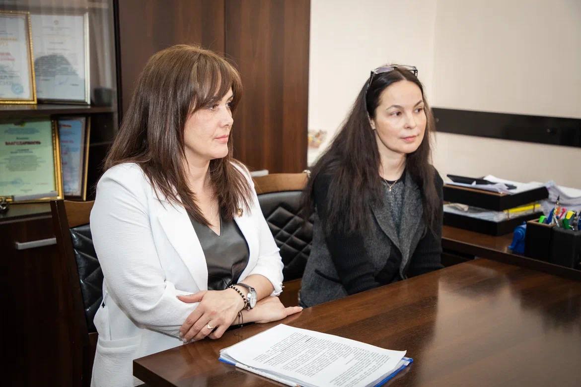 Сотрудники администрации внутригородских Северо-Западного и Затеречного района принимают участие в работе мобильных бригад «Помогаем СВОим» Сотрудники администрации внутригородских Северо-Западного и Затеречного района принимают участие в работе мобильных бригад «Помогаем СВОим»