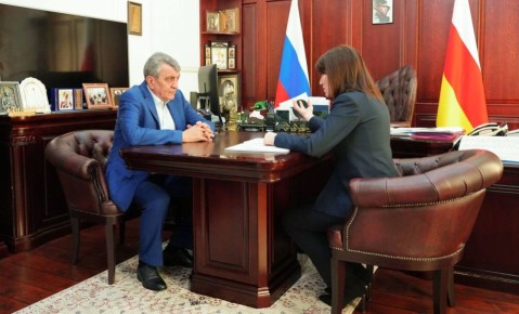 Глава РСО – Алания Сергей Меняйло провел рабочую встречу с ректором Северо-Кавказского федерального университета Татьяной Шебзуховой