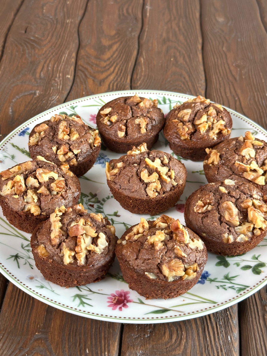 Шоколадные кексы с секретом: как угостить детей овощами и не только