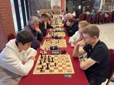 Во Владикавказе состоялся блиц-турнир памяти основателя и многолетнего председателя Федерации шахмат РСО-А Михаила Случека «Мемориал М.М. Случек»