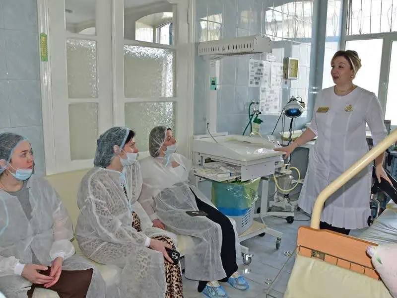 ИЗ СВЕЖЕГО НОМЕРА. . «Колыбель», где рождается жизнь В родильном доме № 2 уже около 5 лет функционирует клуб для будущих мам «ЗаРождение жизни»