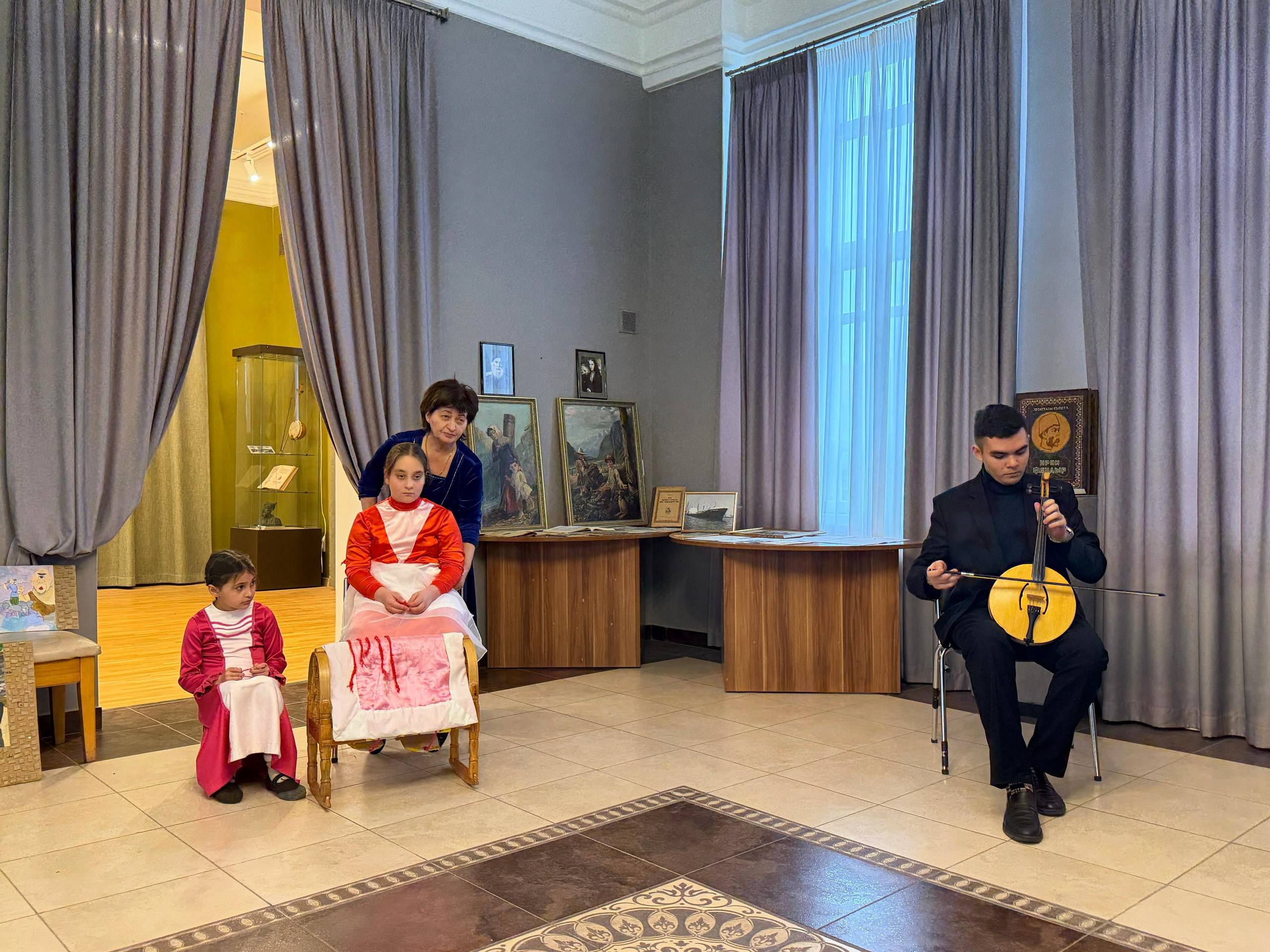 Вечер памяти Коста Хетагурова состоялся в Музее осетинской литературы Вечер памяти Коста Хетагурова состоялся в Музее осетинской литературы