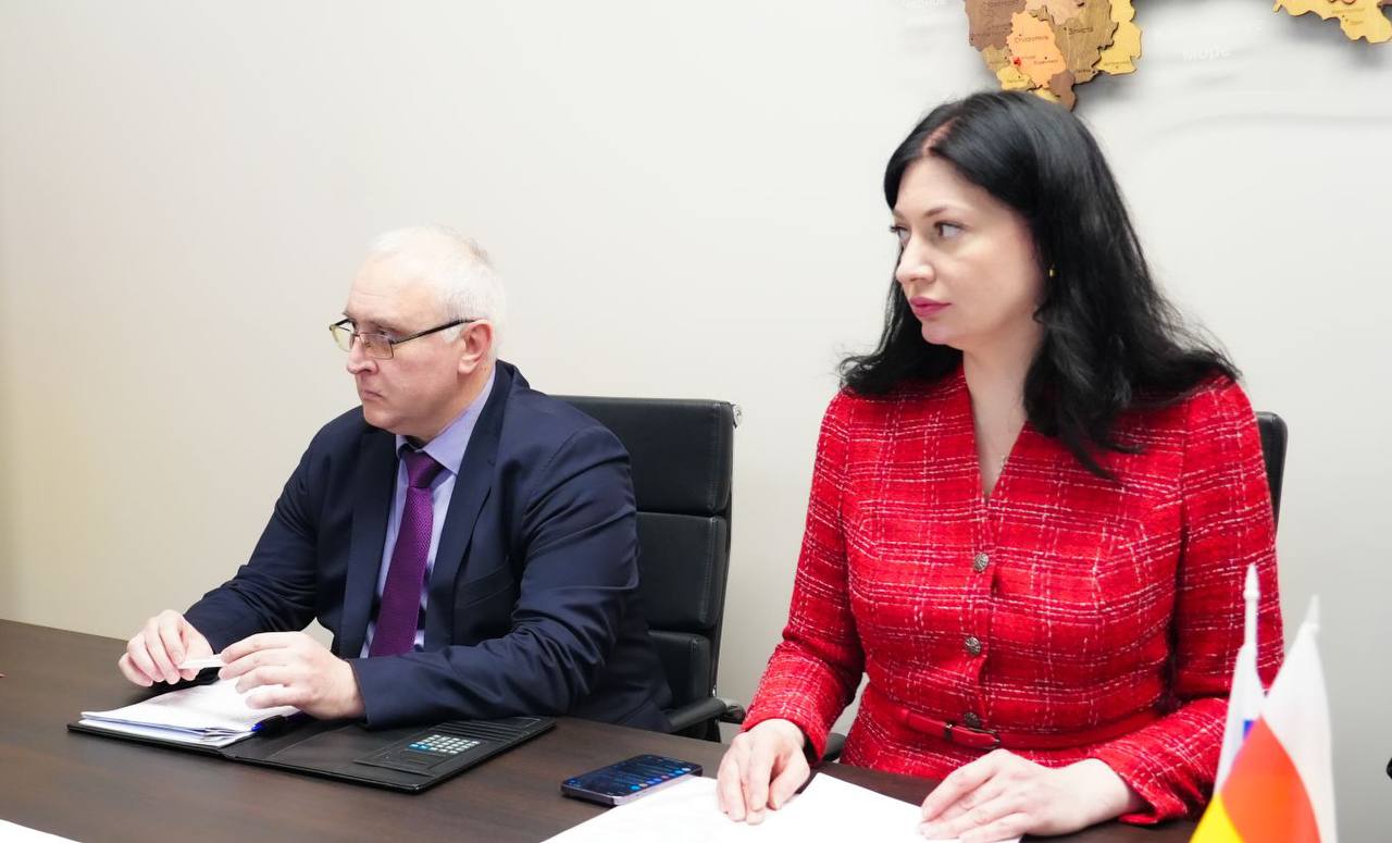 Руководитель Администрации Главы и Правительства Северной Осетии Ибрагим Гобеев провел заседание рабочей группы по разработке проекта закона «О государственных языках Республики Северная Осетия-Алания» Руководитель Администрации Главы и Правительства Северной Осетии Ибрагим Гобеев провел заседание рабочей группы по разработке проекта закона «О государственных языках Республики Северная Осетия-Алания»