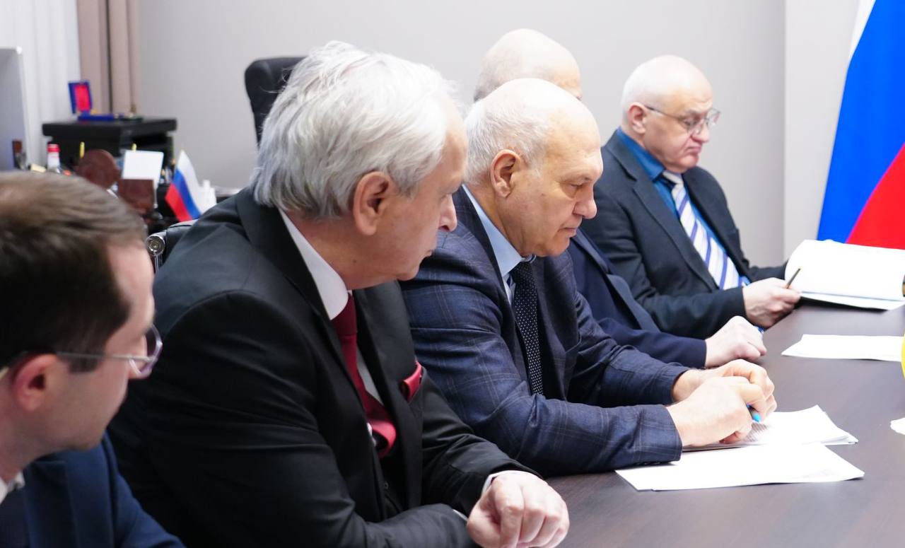 Руководитель Администрации Главы и Правительства Северной Осетии Ибрагим Гобеев провел заседание рабочей группы по разработке проекта закона «О государственных языках Республики Северная Осетия-Алания» Руководитель Администрации Главы и Правительства Северной Осетии Ибрагим Гобеев провел заседание рабочей группы по разработке проекта закона «О государственных языках Республики Северная Осетия-Алания»