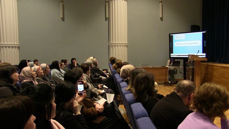 В Северной Осетии инспекторы ПДН ОМВД России по Моздокскому району в рамках общешкольных родительских собраниях рассказывают о необходимости контролировать поведение несовершеннолетних, выстраивать с подростками...