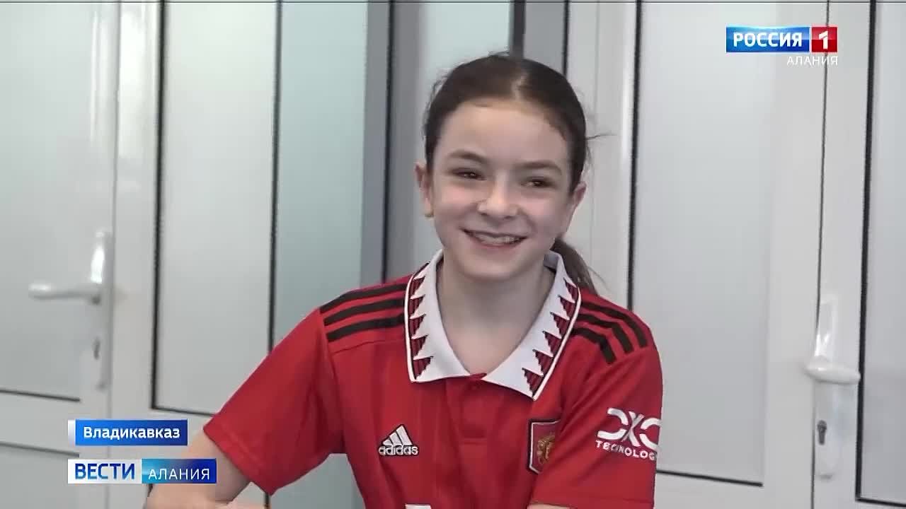 Чемпионы Аида Шанаева и Руслан Албегов провели тренировку для юных спортсменов в ФОКе «Физикон»