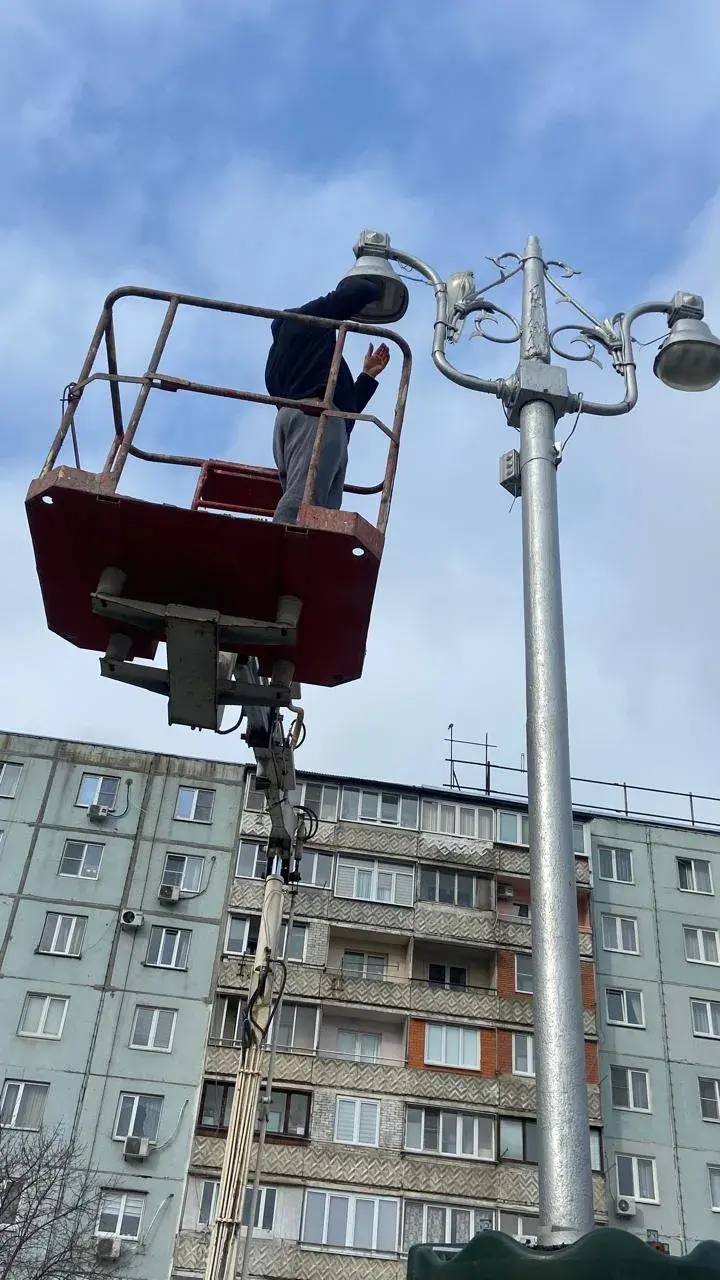 На улицах Владикавказа заменили более 60 осветительных приборов На улицах Владикавказа заменили более 60 осветительных приборов