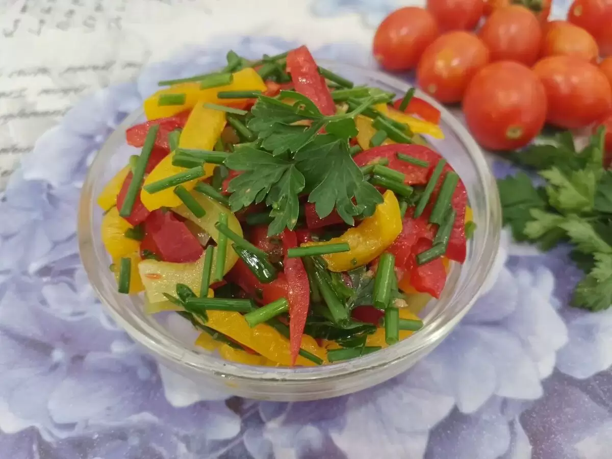 Салат из сладкого перца и зелени: цветная свежесть на вашем столе