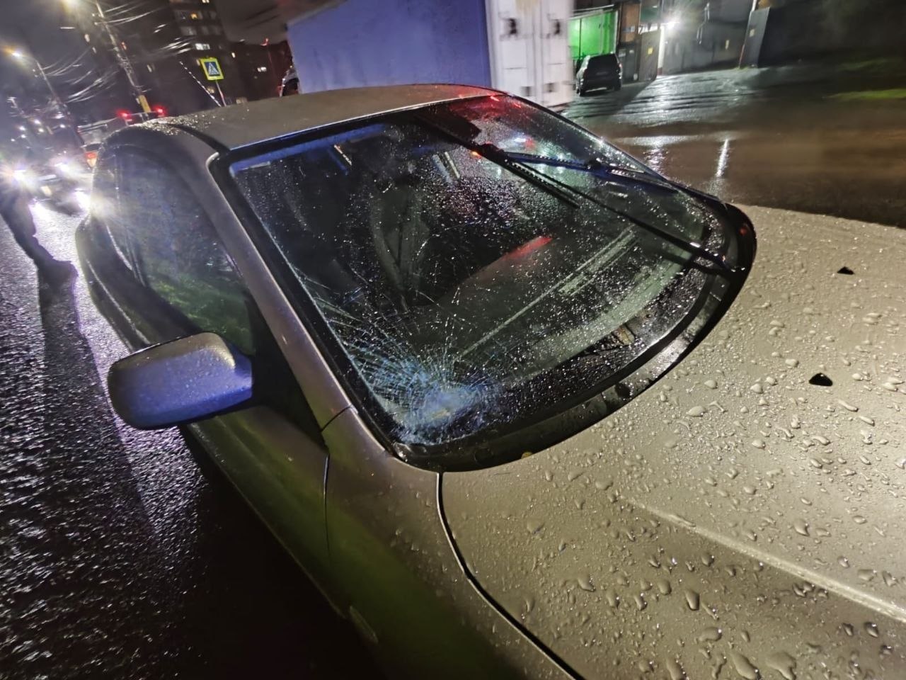 Двух пешеходов сбили сегодня вечером во Владикавказе, один из них погиб Двух пешеходов сбили сегодня вечером во Владикавказе, один из них погиб