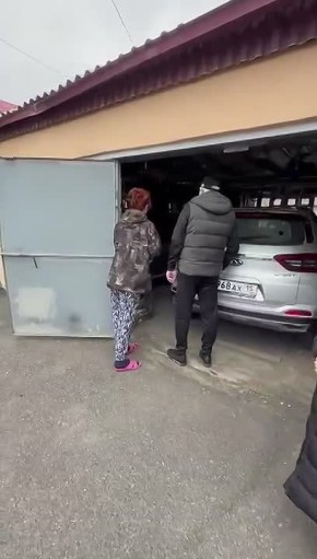 Вячеслав Мильдзихов: Сегодня пообщался с жителями, чьи дома пострадали от взрыва складских помещений в Партизанском переулке