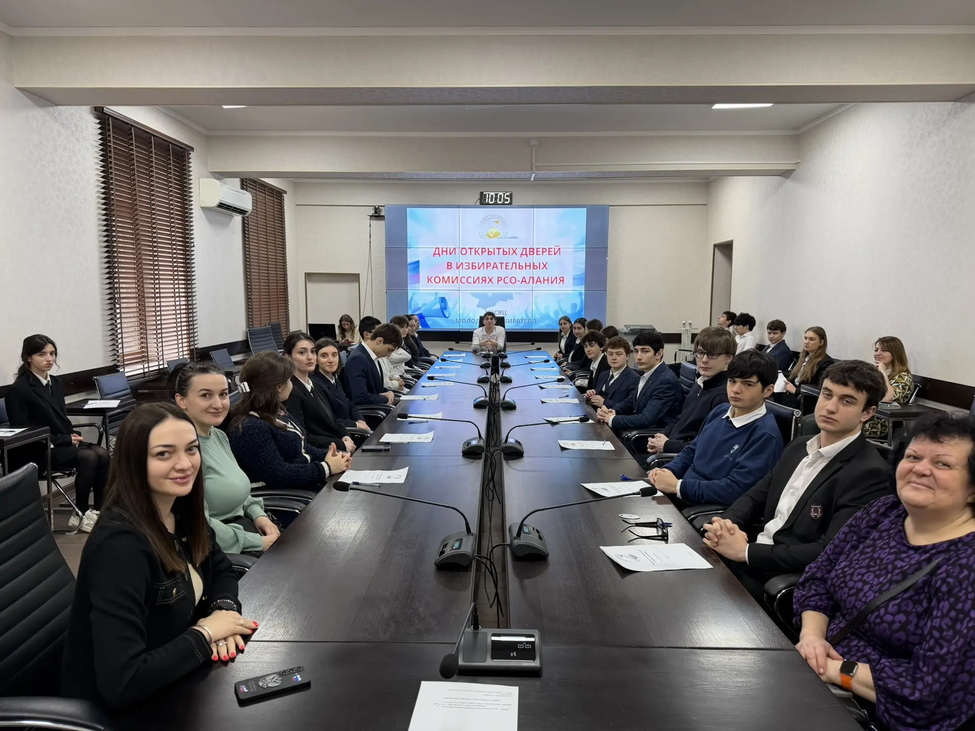 Первый рабочий день недели: в Избирательной комиссии РСО–Алания – снова многолюдно и душевно Первый рабочий день недели: в Избирательной комиссии РСО–Алания – снова многолюдно и душевно