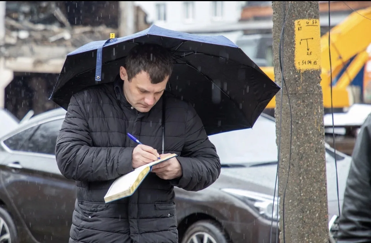 Сотрудники АМС Владикавказа оценивают ущерб от взрыва складских помещений в Партизанском переулке Сотрудники АМС Владикавказа оценивают ущерб от взрыва складских помещений в Партизанском переулке