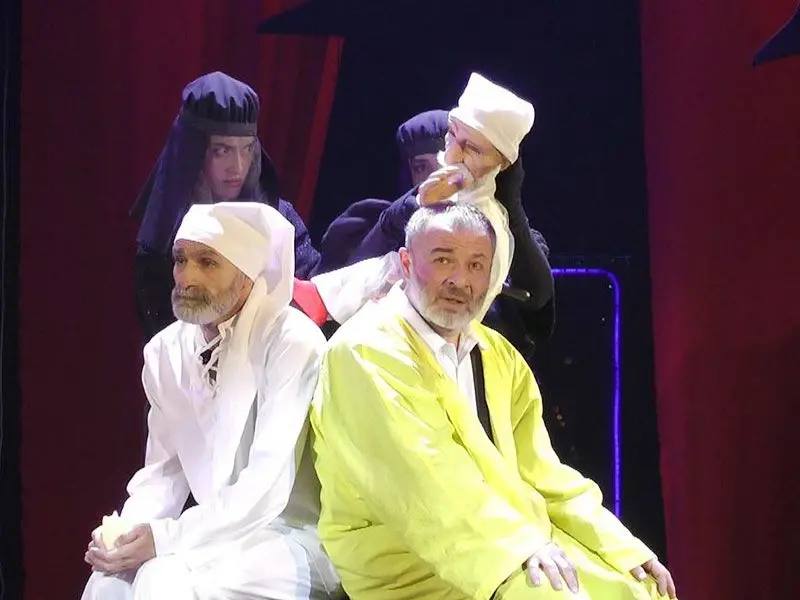 ИЗ СВЕЖЕГО НОМЕРА. . А не замахнуться ли нам на Антона Павловича?! Я всегда считал Владимира ПАРАСТАЕВА прекрасным артистом