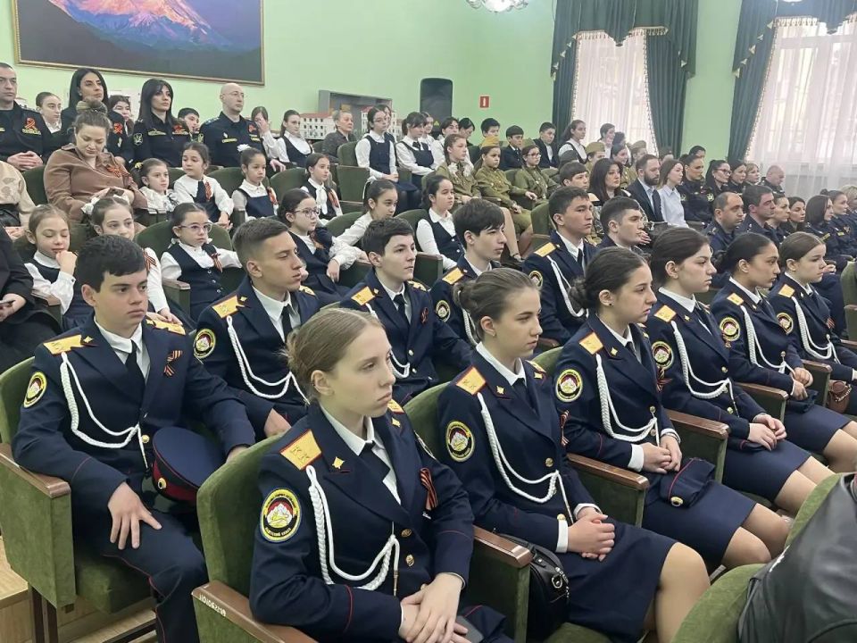 В Управлении Федеральной службы судебных приставов по Республике Северная Осетия – Алания состоялось торжественное мероприятие, приуроченное к 81-й годовщине Победы в Великой Отечественной войне В Управлении Федеральной службы судебных приставов по Республике Северная Осетия – Алания состоялось торжественное мероприятие, приуроченное к 81-й годовщине Победы в Великой Отечественной войне