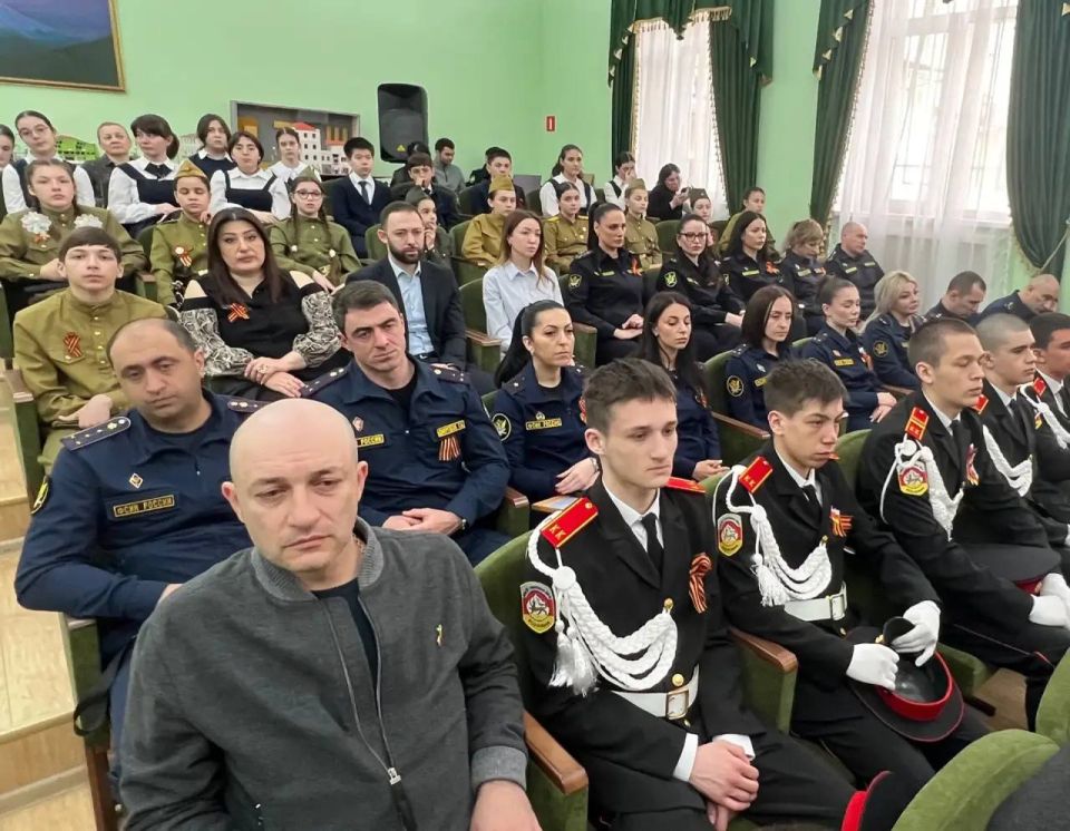 В Управлении Федеральной службы судебных приставов по Республике Северная Осетия – Алания состоялось торжественное мероприятие, приуроченное к 81-й годовщине Победы в Великой Отечественной войне В Управлении Федеральной службы судебных приставов по Республике Северная Осетия – Алания состоялось торжественное мероприятие, приуроченное к 81-й годовщине Победы в Великой Отечественной войне