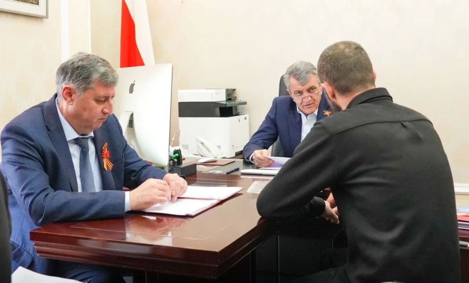 Глава РСО – Алания Сергей Меняйло провел прием граждан