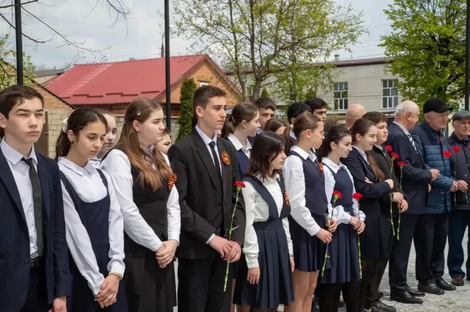 Во Владикавказе после реконструкции открылся сквер по улице Ватутина Во Владикавказе после реконструкции открылся сквер по улице Ватутина
