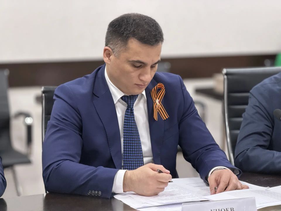 На совещании Председателя Правительства РСО – Алания Бориса Джанаева обсудили текущие вопросы исполнения мероприятий пилотной программы устойчивого экономического развития предприятий энергетики и жилищно-коммунального... На совещании Председателя Правительства РСО – Алания Бориса Джанаева обсудили текущие вопросы исполнения мероприятий пилотной программы устойчивого экономического развития предприятий энергетики и жилищно-коммунального...